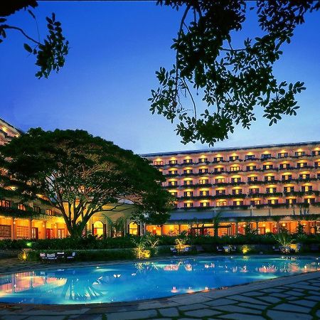 Hotel The Oberoi Bengaluru Zewnętrze zdjęcie